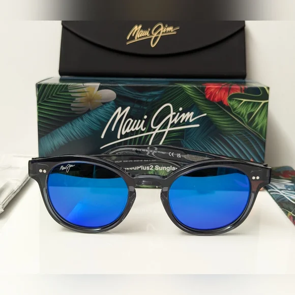 Maui Jim Black Sunglasses with Blue Lenses - Joy Ride New Maui Jim Joy Ride Dove Grey Polarized Blue Hawaii Lens  main image 3